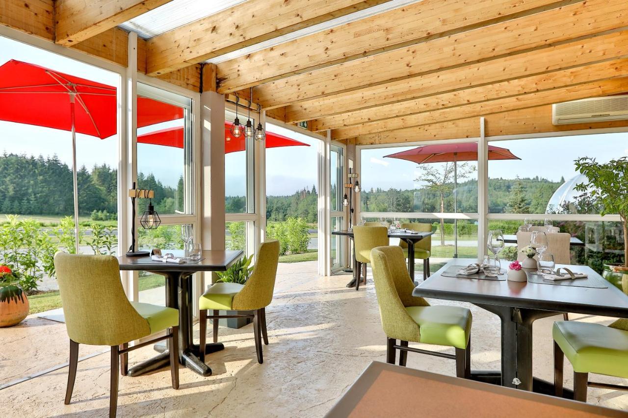 Hotel-Restaurant Logis Europa Maussac Екстер'єр фото