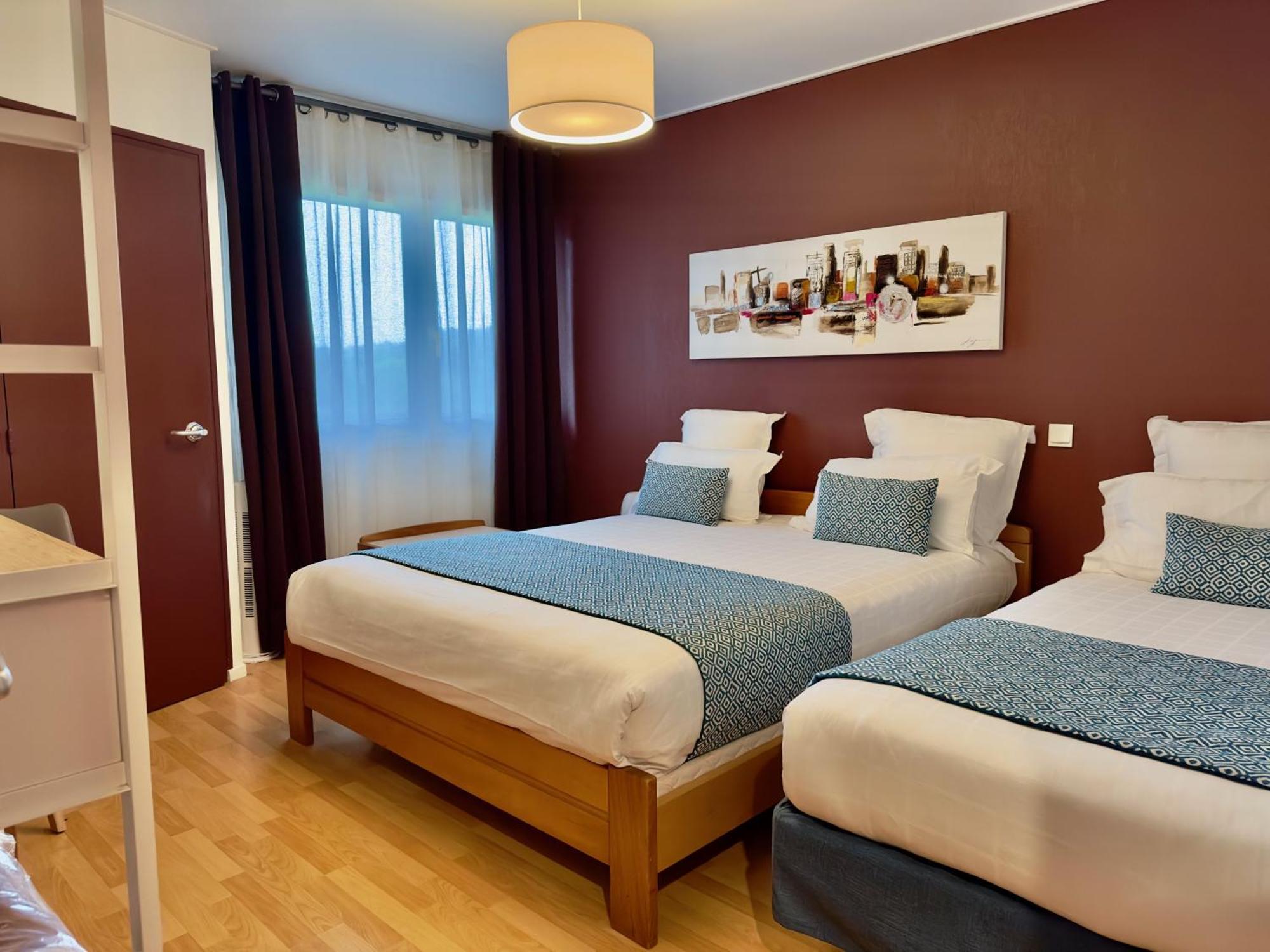 Hotel-Restaurant Logis Europa Maussac Екстер'єр фото